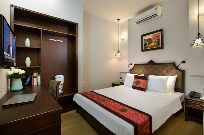 Standard Queen Room(no window)